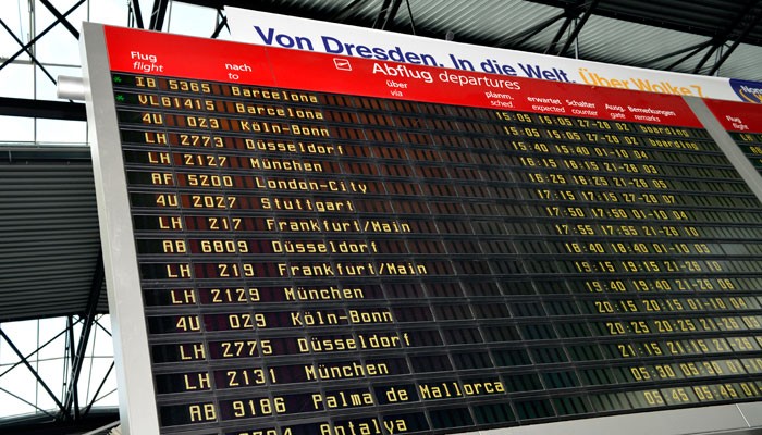 Anzeigentafel Flughafen Dresden