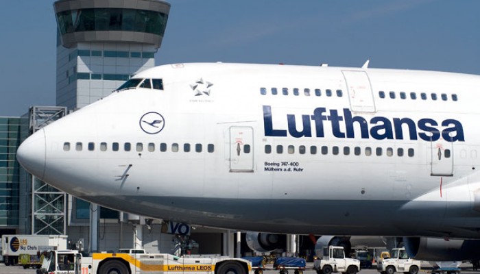 Maschine Lufthansa Flughafen Frankfurt