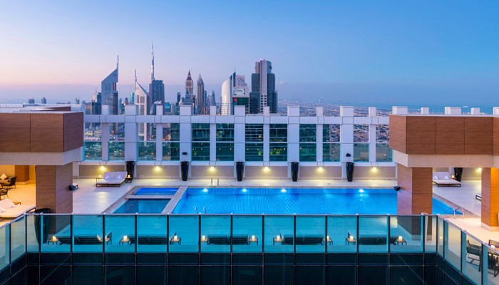 Rooftop-Pool im Sheraton Grand Hotel Dubai