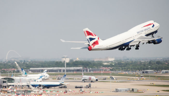 Maschine British Airways beim Start