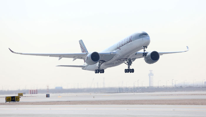 Maschine von Qatar Airways beim Start