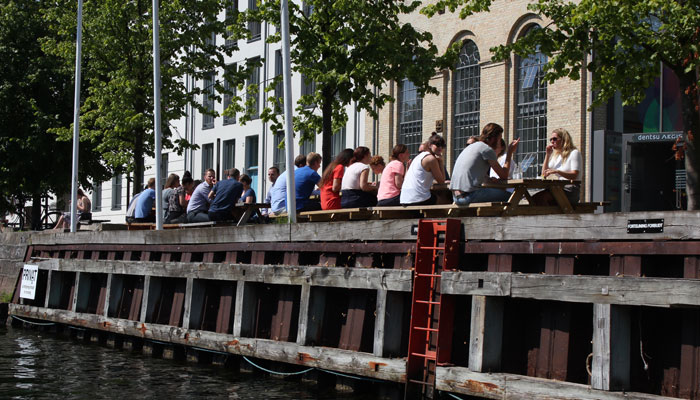 Kopenhagener lunchen am Ufer