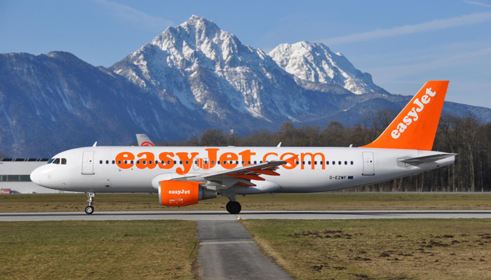 Easyjet-Maschine am Flughafen Salzburg