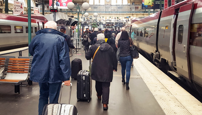 Bahnreisende am Gare du Nord