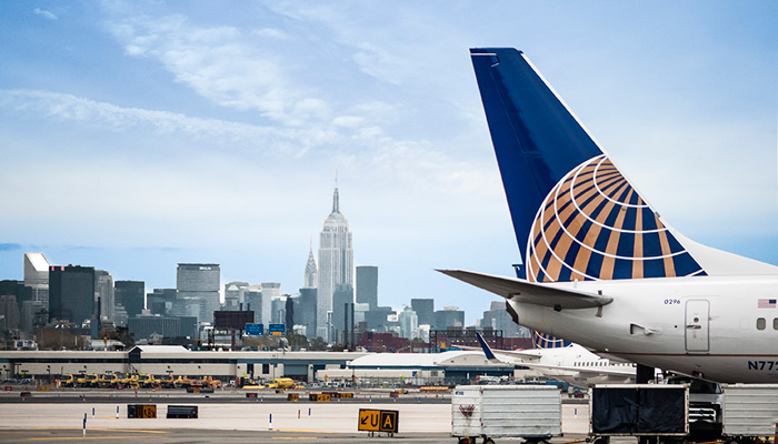 United Airlines Maschine am Flughafen Newark