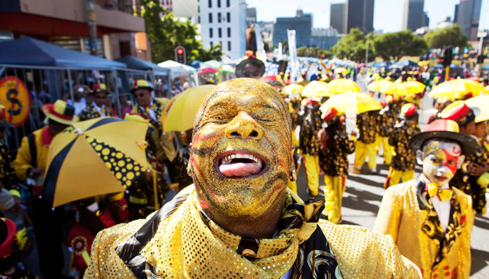 Menschen beim Cape Coon Carnival