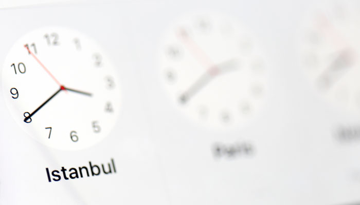 Uhr mit Istanbuler Zeit