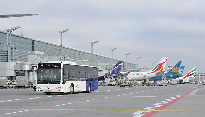 Vorfeldbus am Flughafen Frankfurt