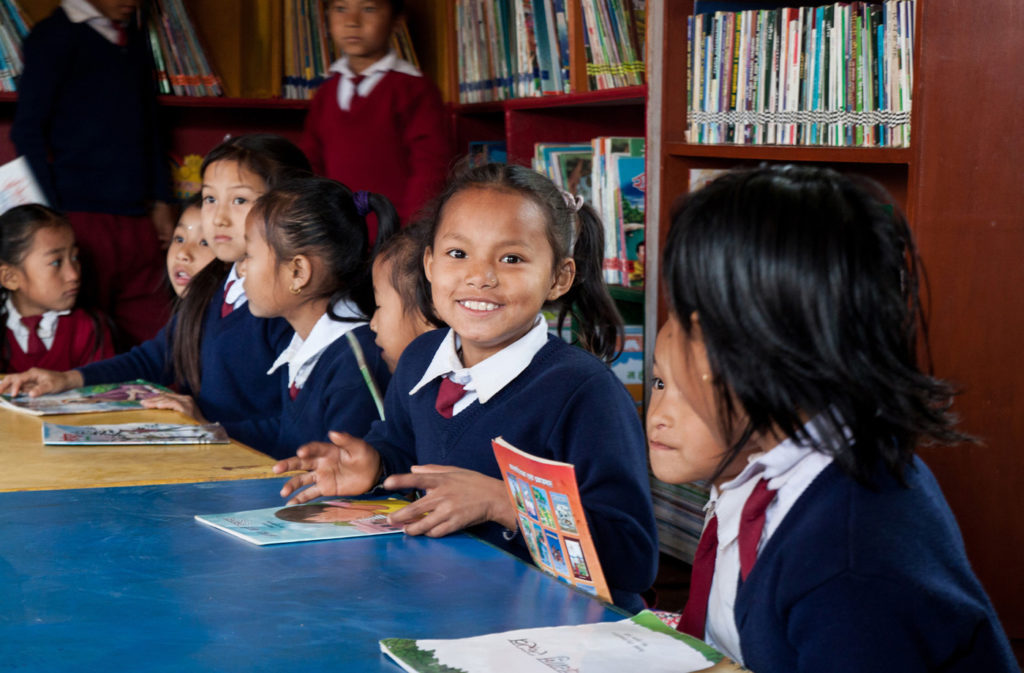 Mädchen in Schule in Nepal; Foto: ©Room To Read