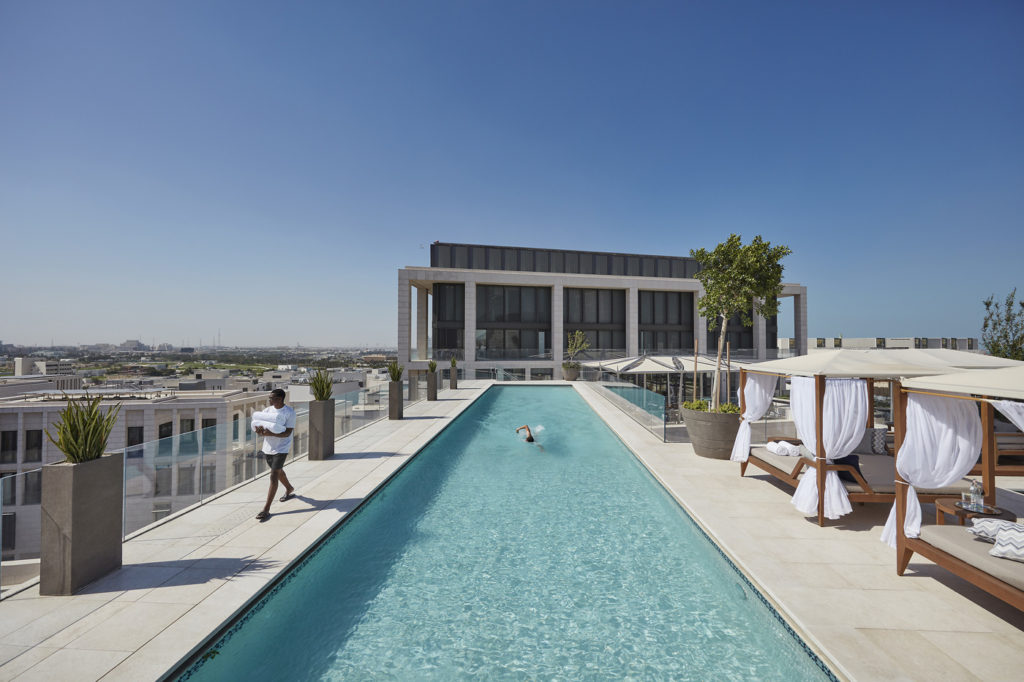 Roof Top Pool; Foto: Mandarin Oriental Doha