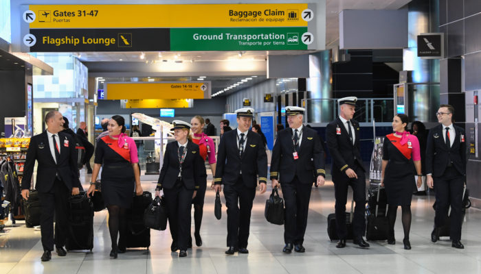 Gut gelaunte Qantas-Crew für den längsten Nonstop-Flug der Welt. Foto: James D Morgan/Qantas