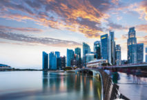 Sonnenaufgang über Singapur. Foto: iStock/guvendemir