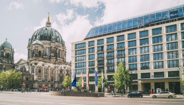 Das Radisson Blu in Berlin-Mitte wird ein Radisson Collection Hotel. Foto: RHG