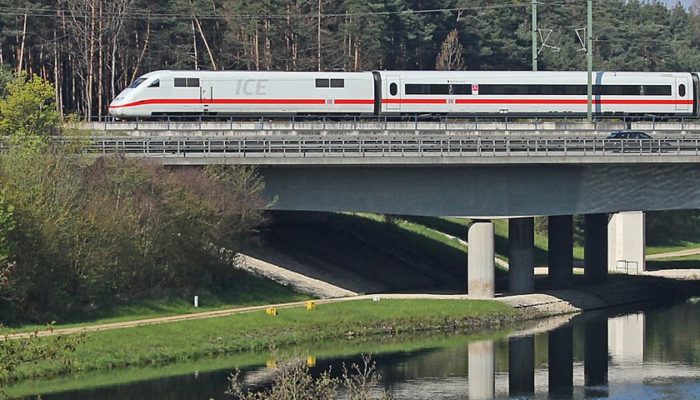 Die Deutsche Bahn erwartet ein starkes Reiseaufkommen rund um Ostern. Foto: DB AG/Claus Weber
