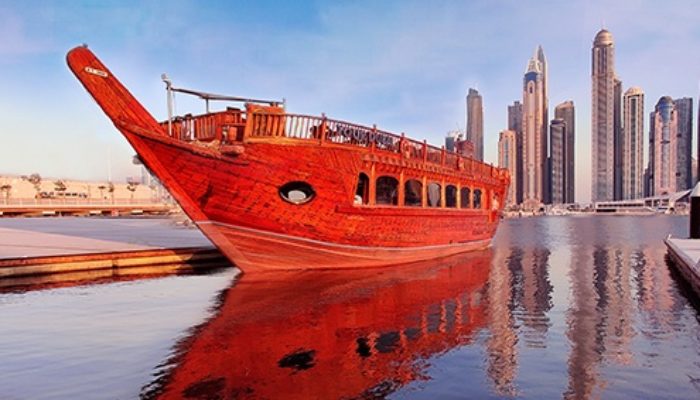 Im Mai können Emirates-Passagiere eine kostenlose Cruise durch die Dubai Marina machen. Foto: Emirates